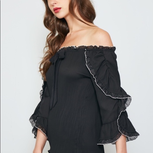 Off shoulder shirred ruffle top - Picture 4 of 9